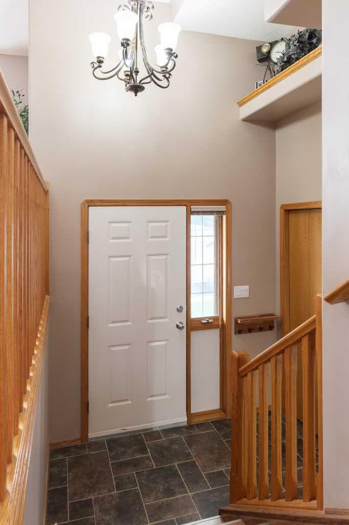 2377 Hawthorne Avenue NE — photo 3