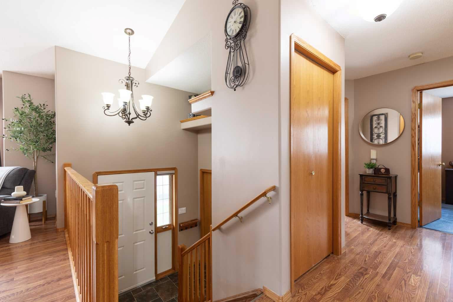 2377 Hawthorne Avenue NE — photo 4