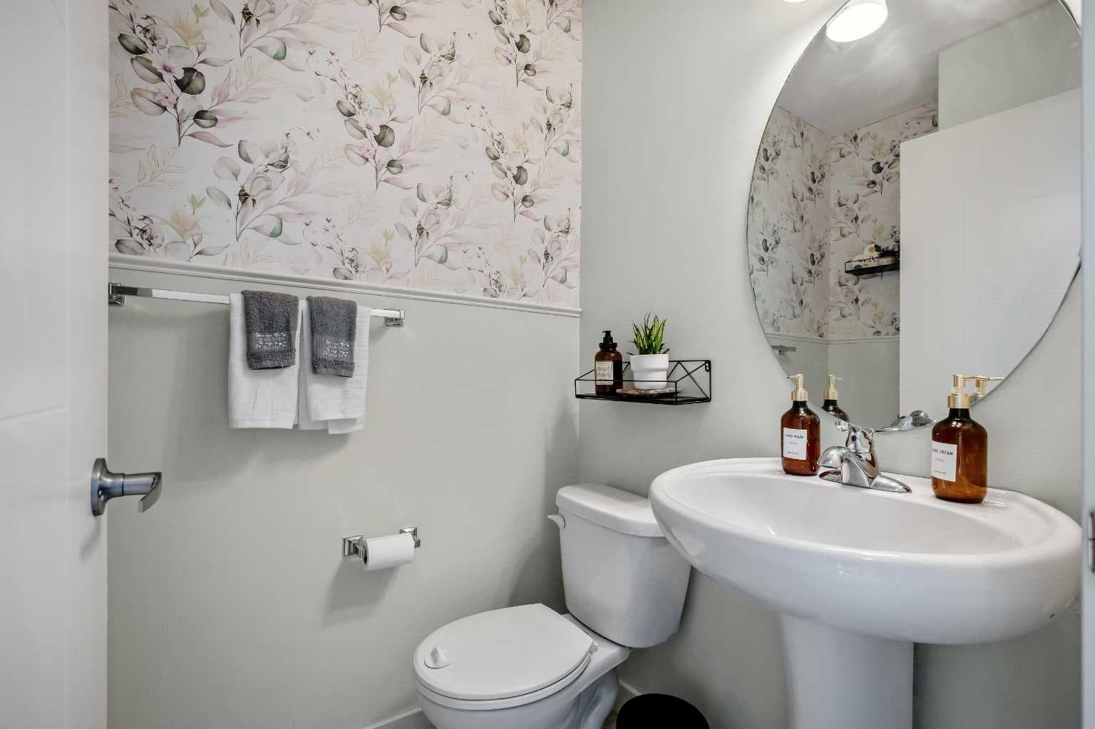 554 Redstone View NE — photo 4