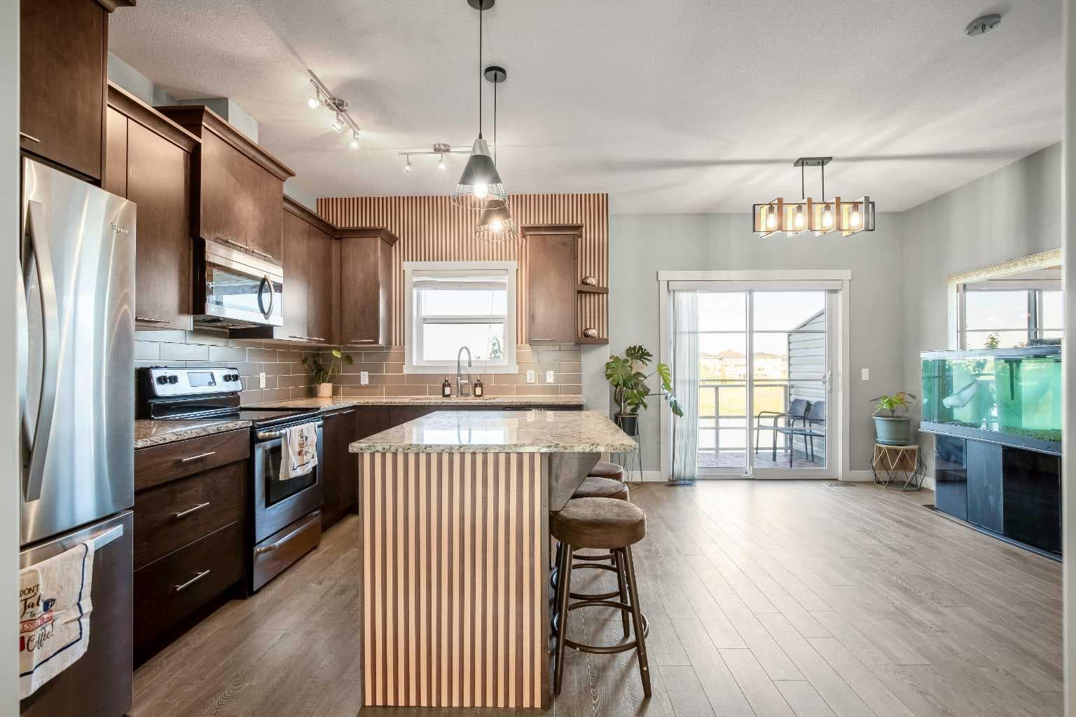 554 Redstone View NE — photo 5