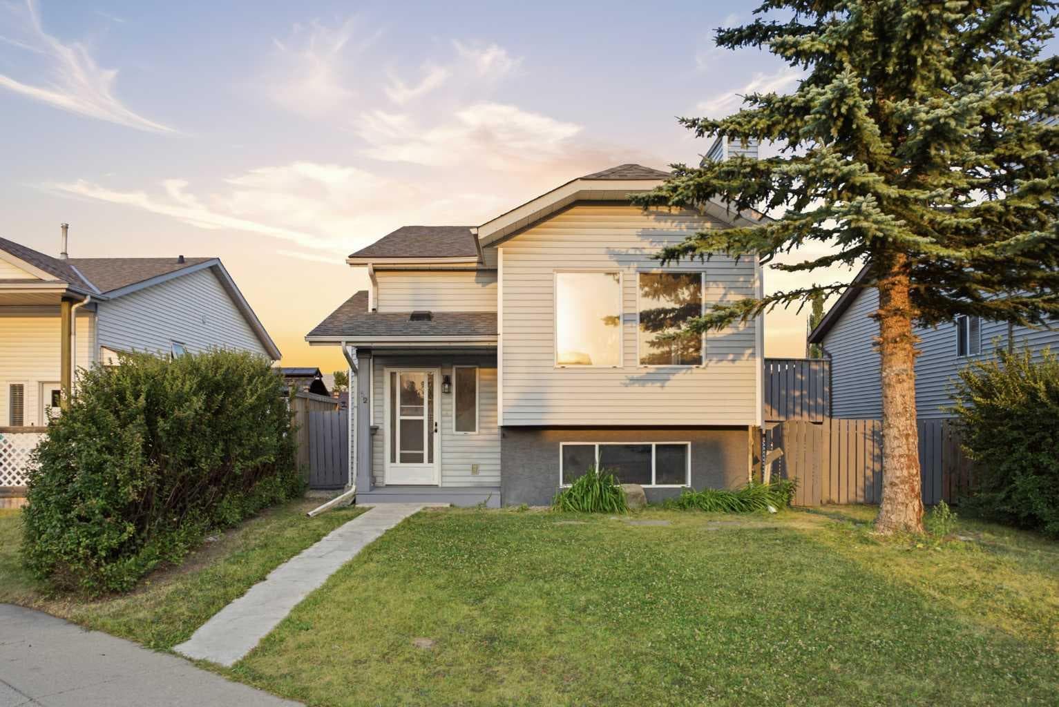 52 Erin Meadows Court SE — photo 1