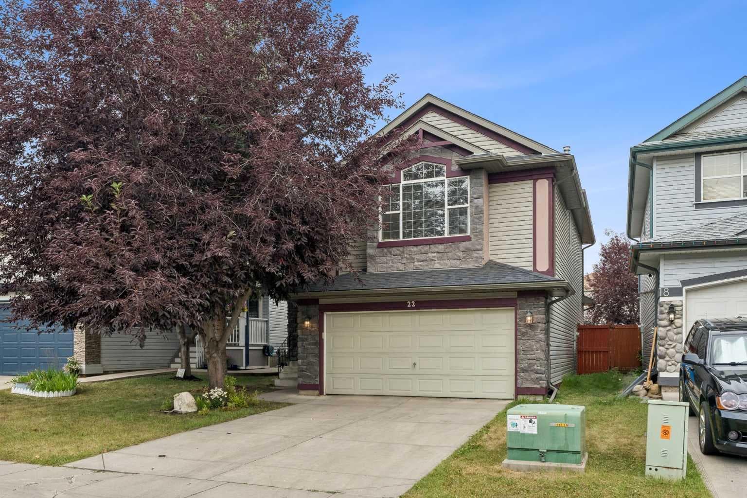 22 Somerside Crescent SW — photo 1