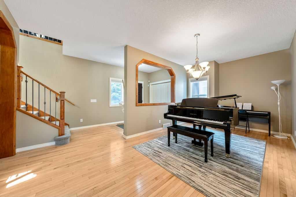 115 Coopers Hill SW — photo 5
