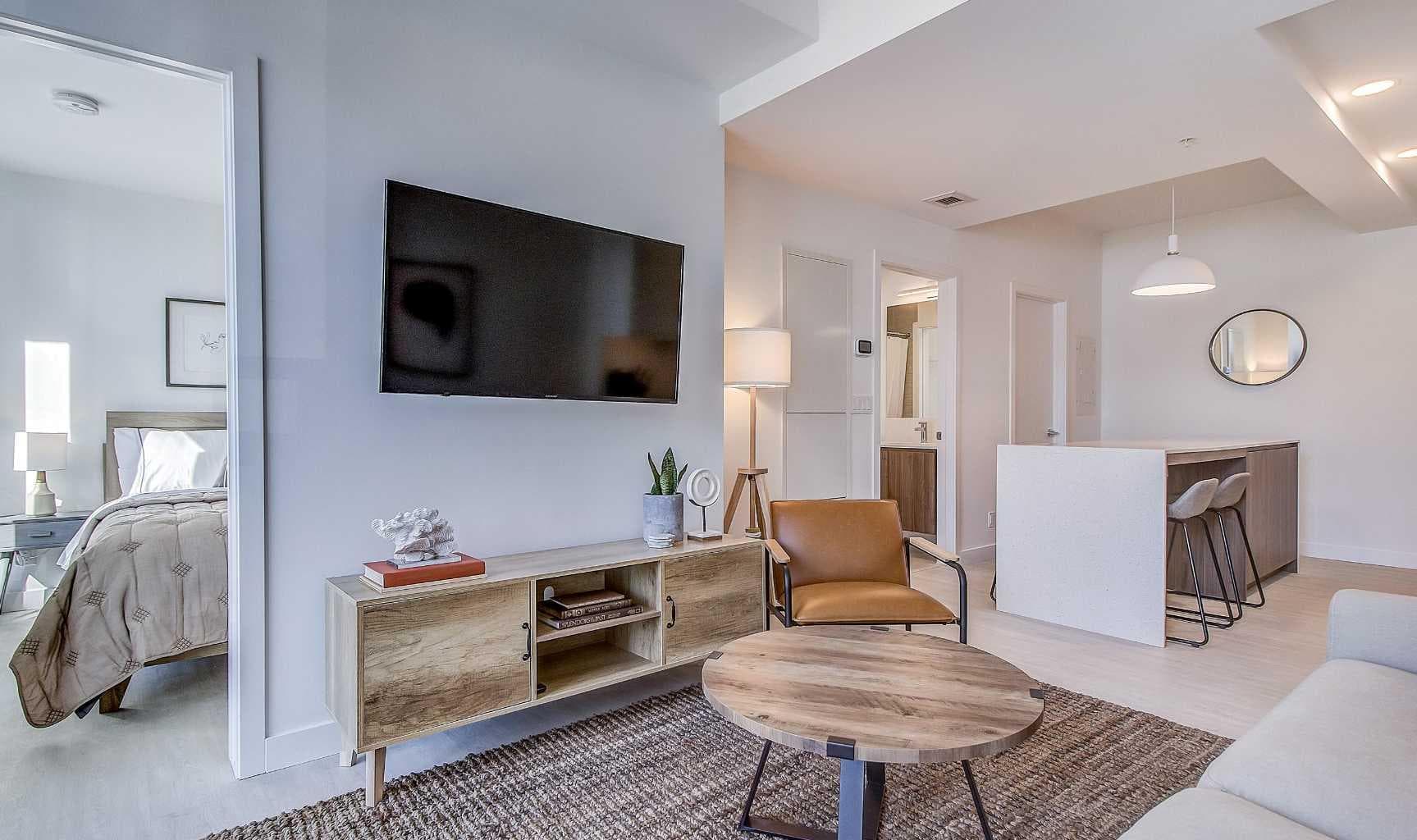 325R 9A Street NW — photo 3