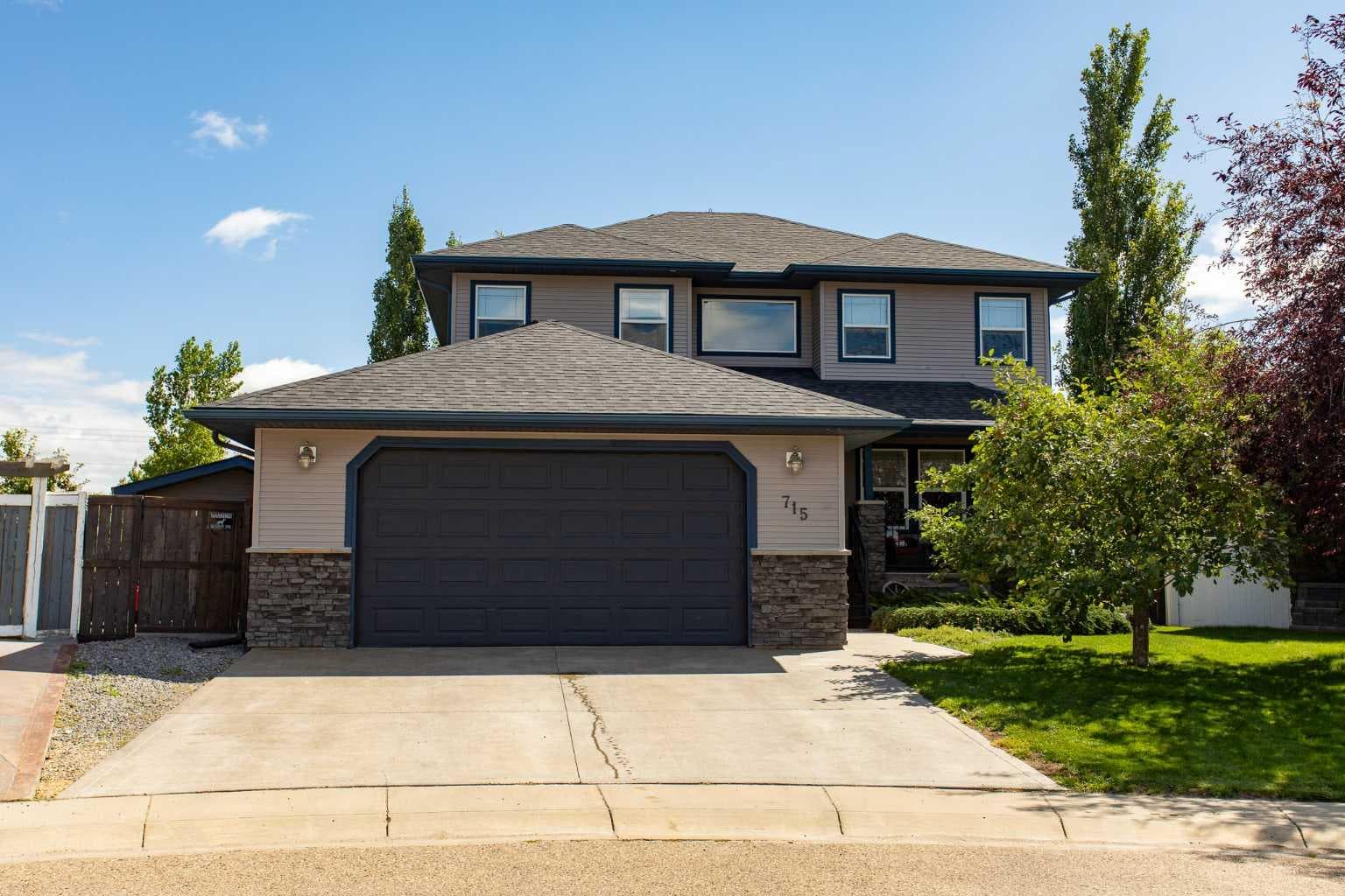 715 700 Ramage Close — photo 1