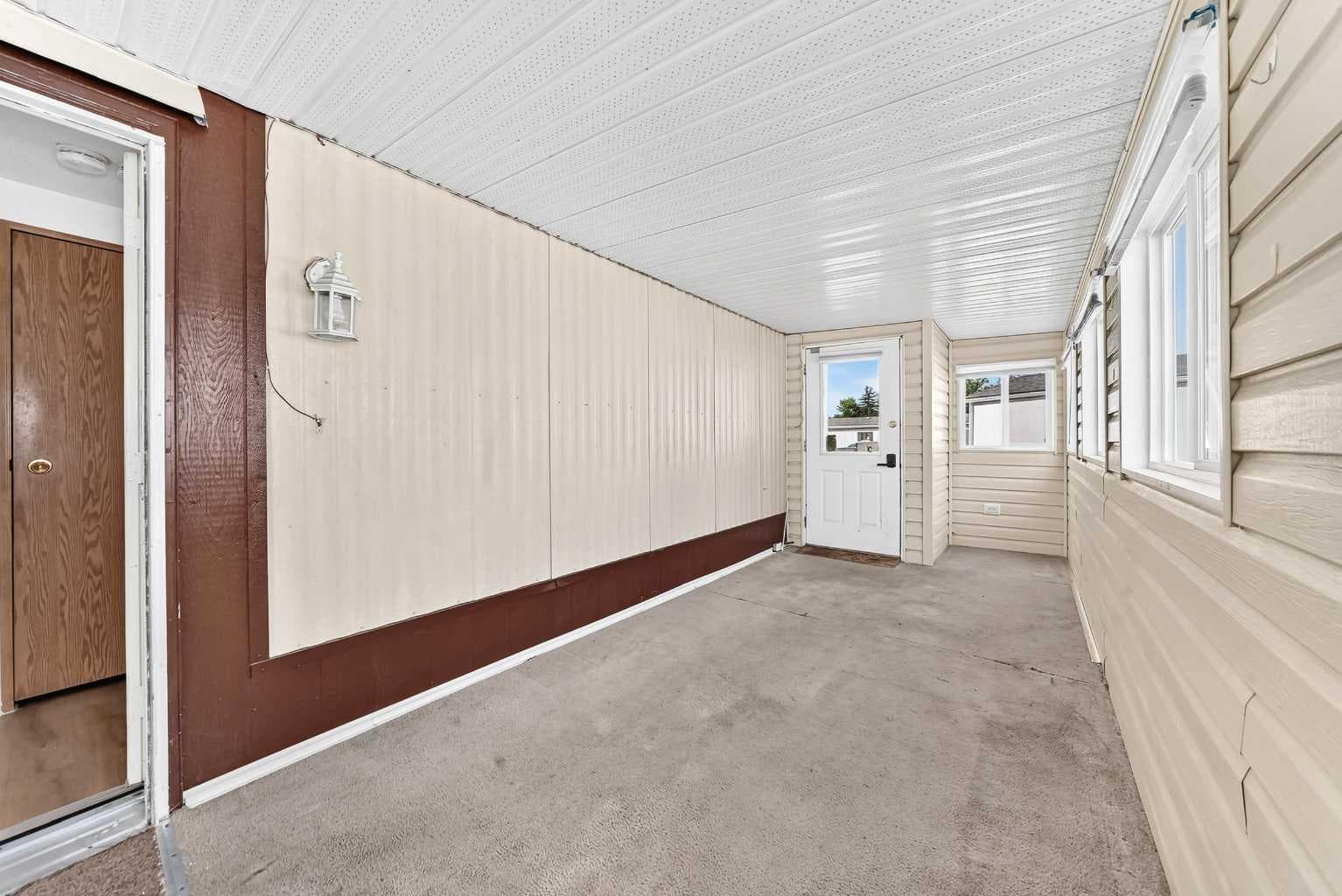 262 Burroughs Circle NE — photo 4