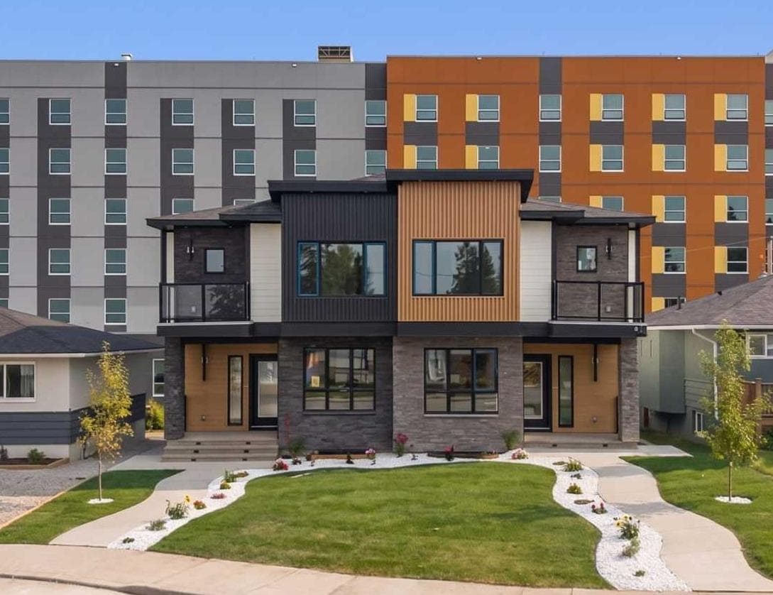 119 42 Avenue NE — photo 1