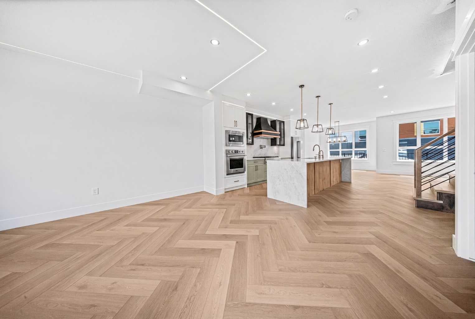 119 42 Avenue NE — photo 5
