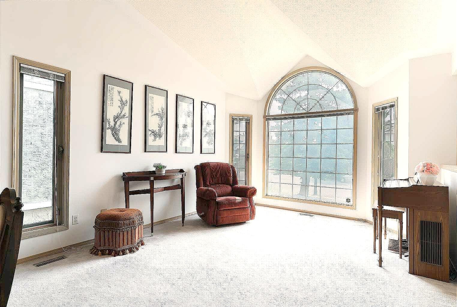 140 Santana Mews NW — photo 4