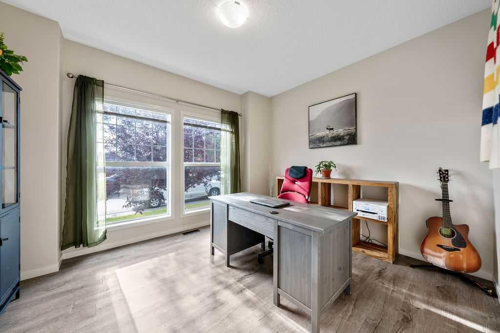 132 Evansborough Way NW — photo 5