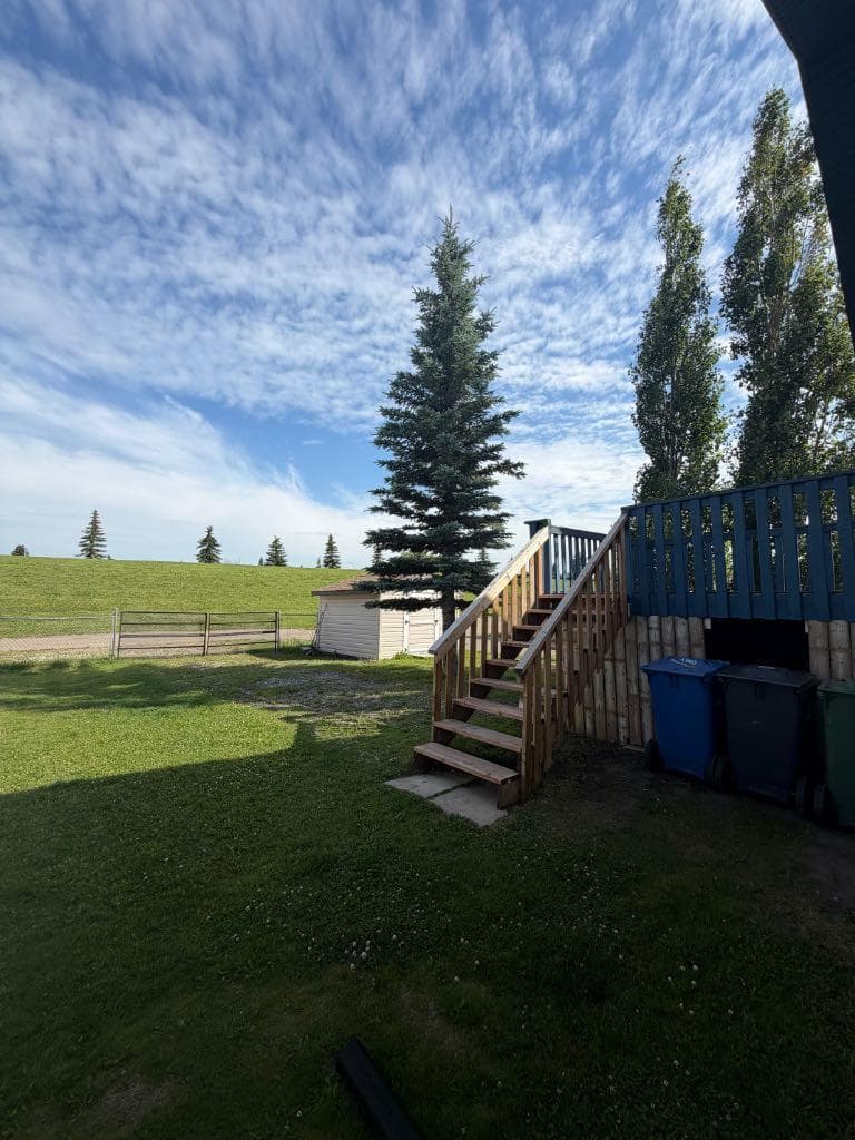 4406 54A Avenue Crescent — photo 5