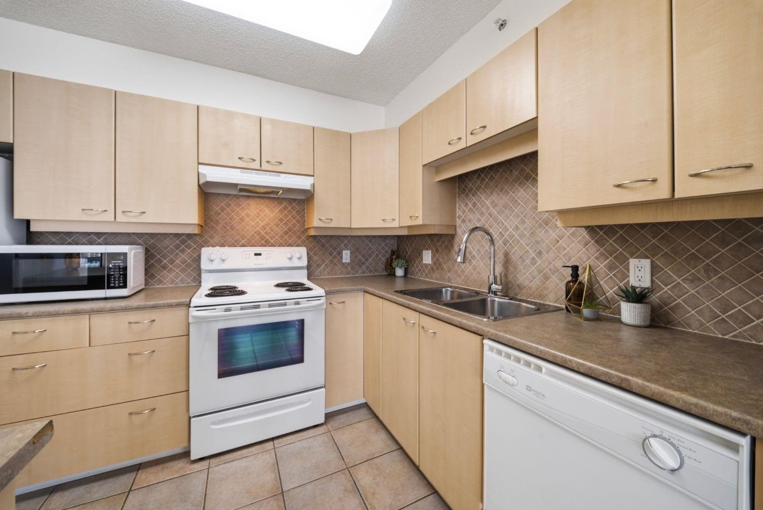 804, 804 3 Avenue SW — photo 3