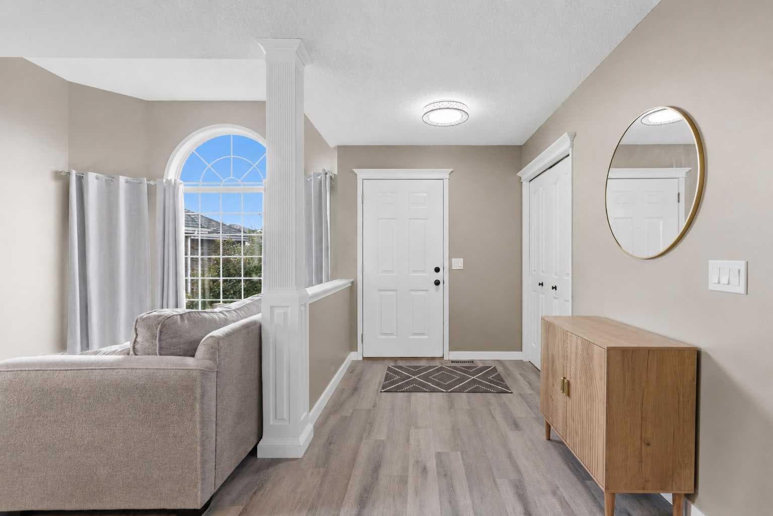 122 Sceptre Close NW — photo 5