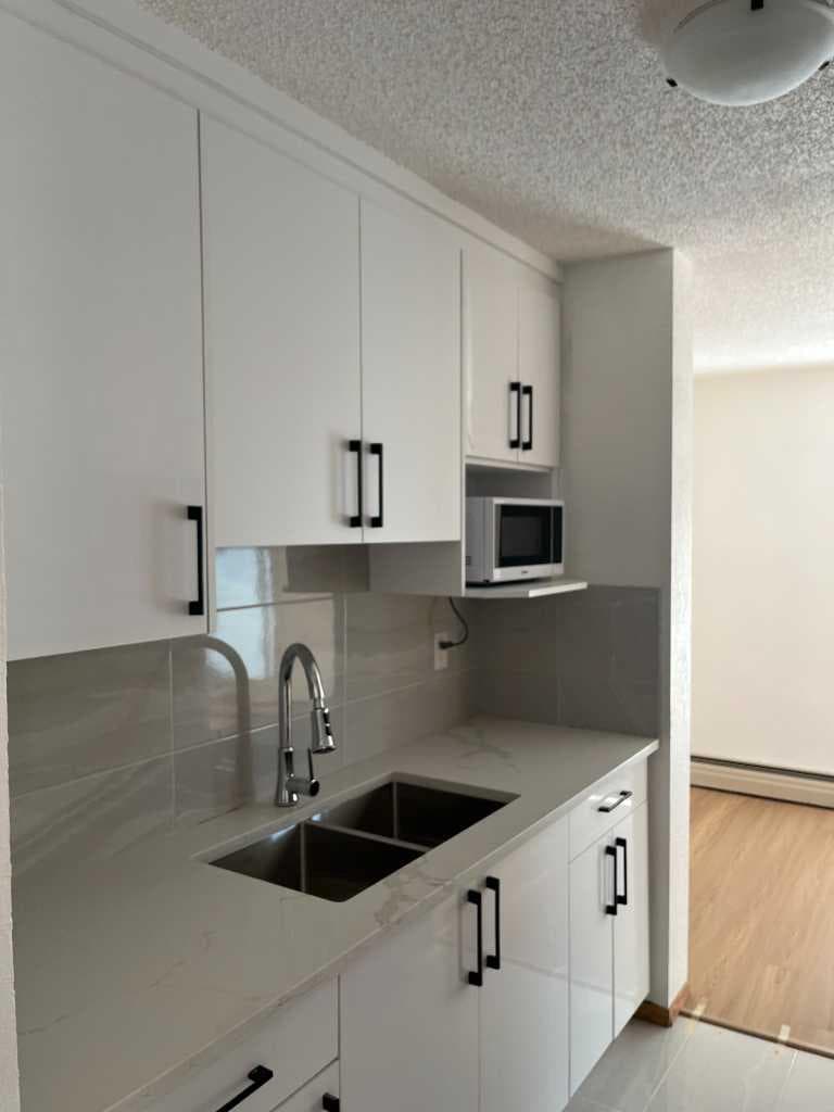 301, 1113 37 Street SW — photo 5