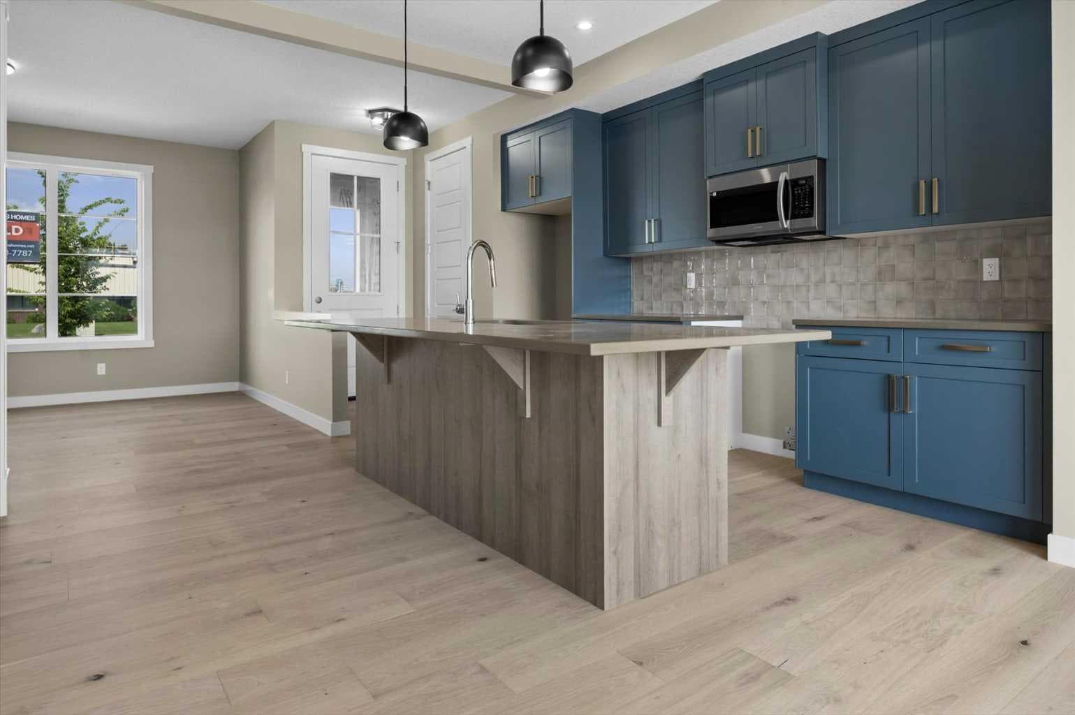 406 River Avenue — photo 4