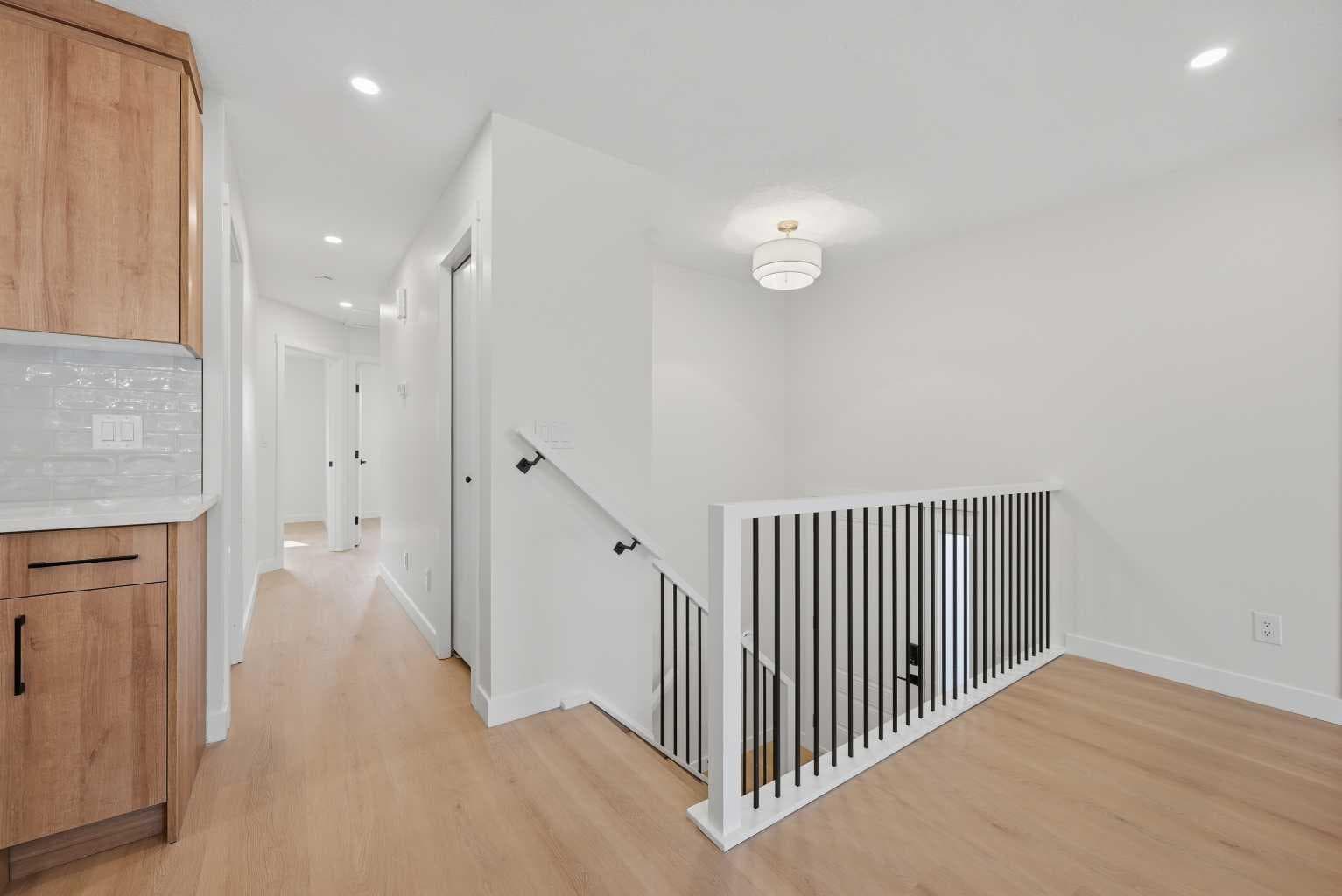1387 Berkley Drive NW — photo 4