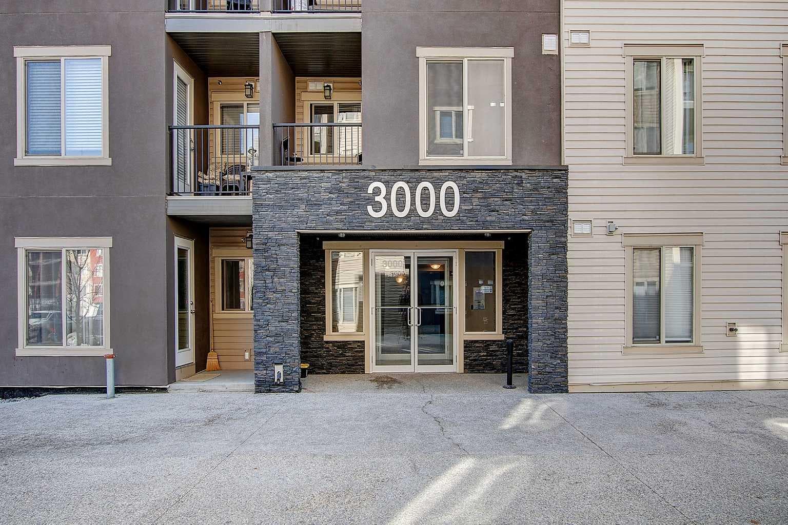 3407, 403 Mackenzie Way SW — photo 2