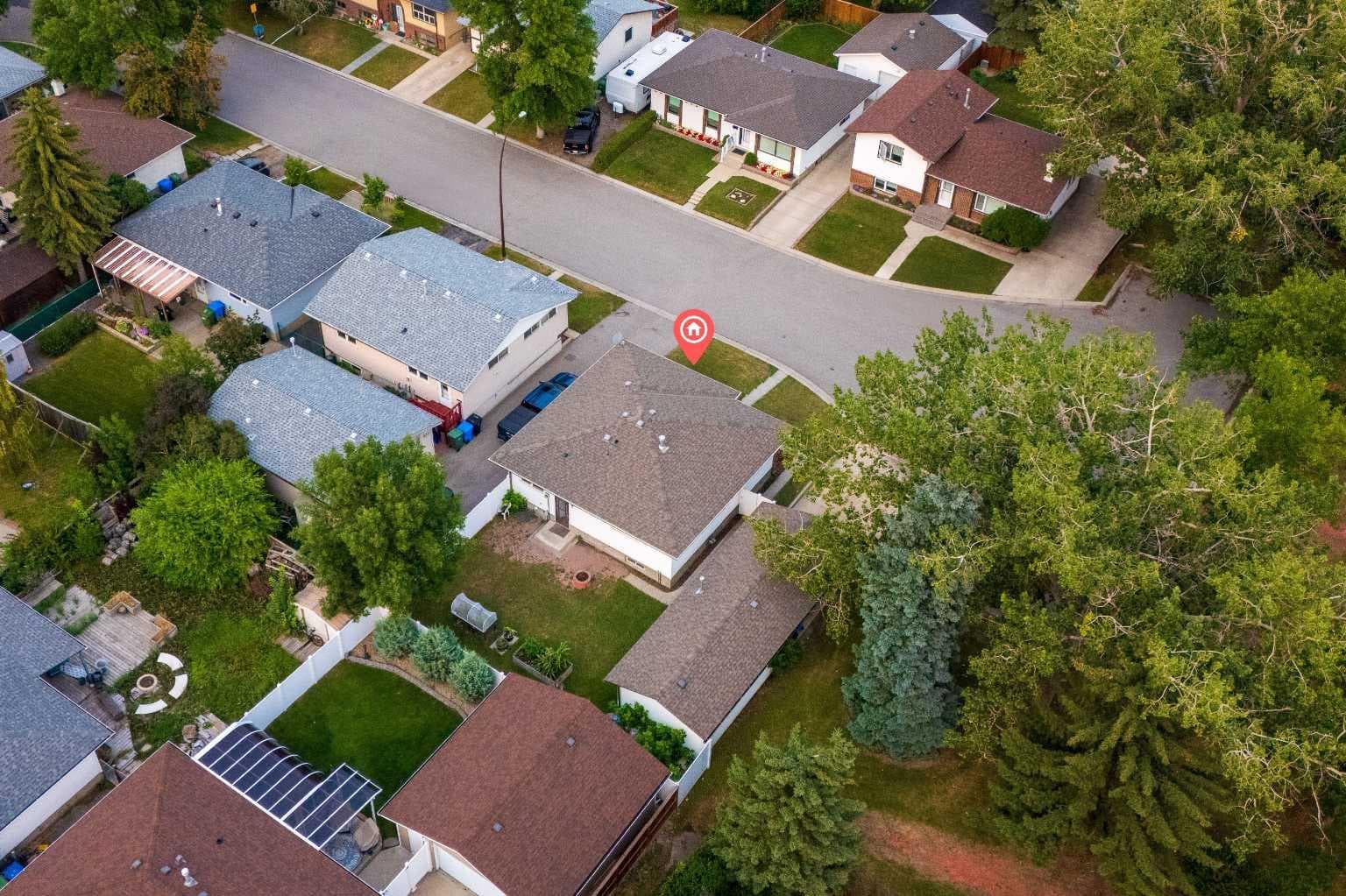 239 Lynnover Place SE — photo 2