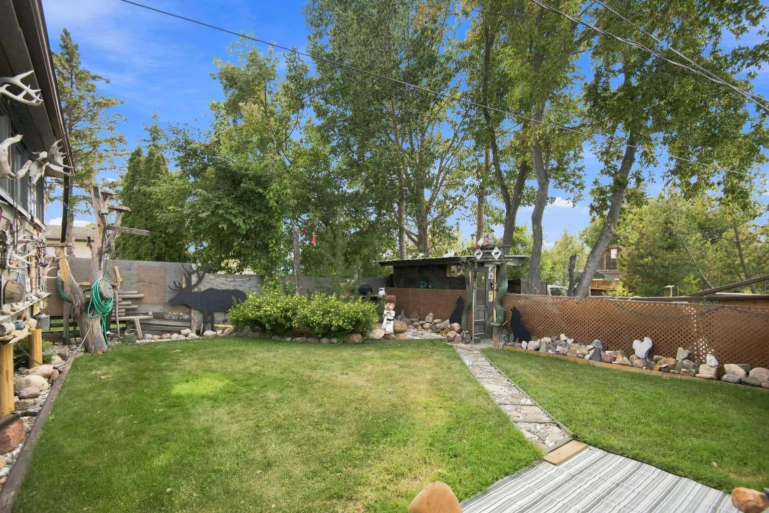 4310 54 Avenue — photo 2