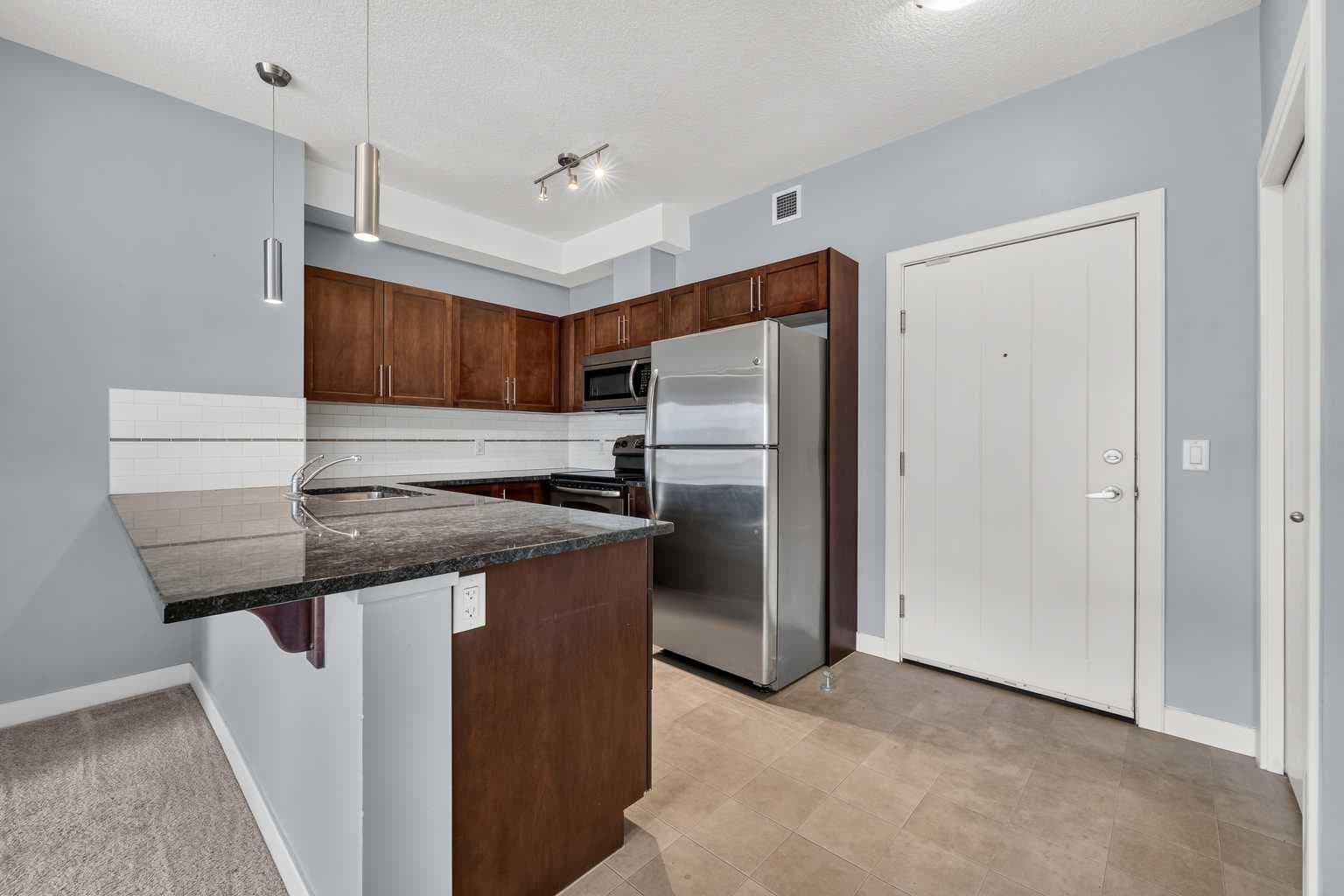 2405, 604 East Lake Boulevard NE — photo 3