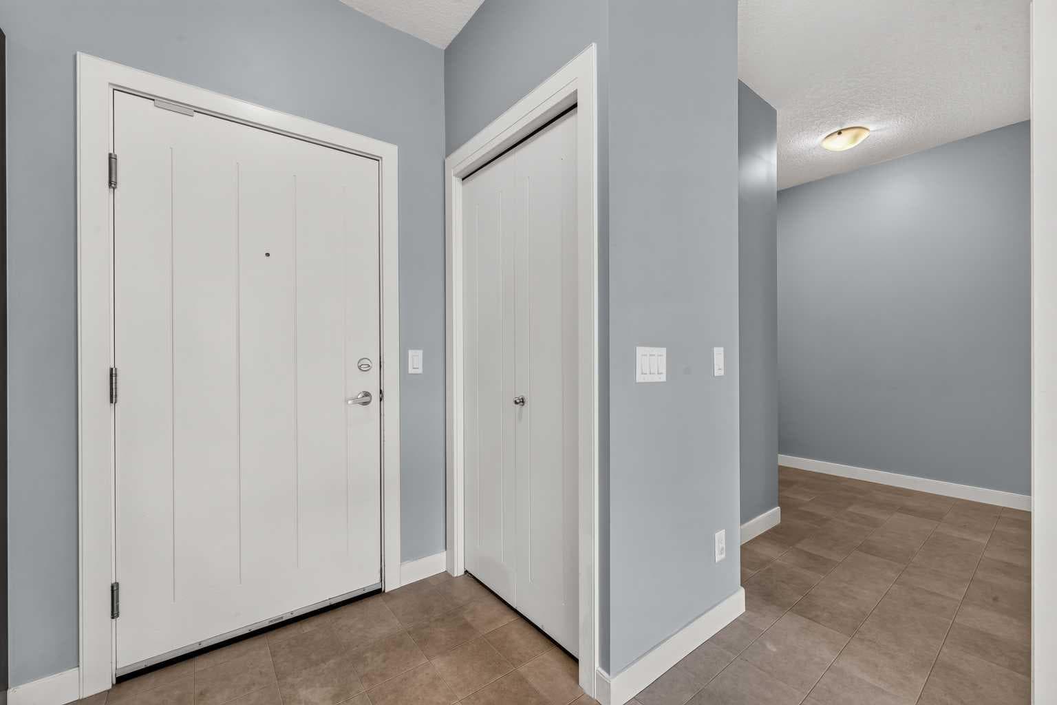 2405, 604 East Lake Boulevard NE — photo 4