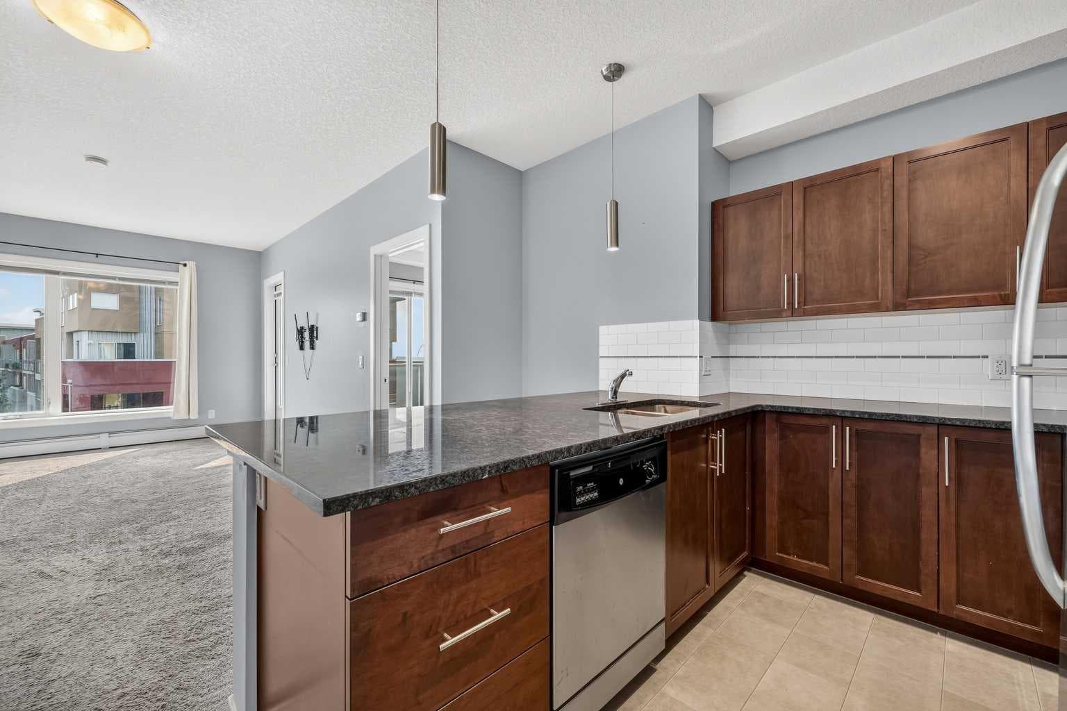 2405, 604 East Lake Boulevard NE — photo 5