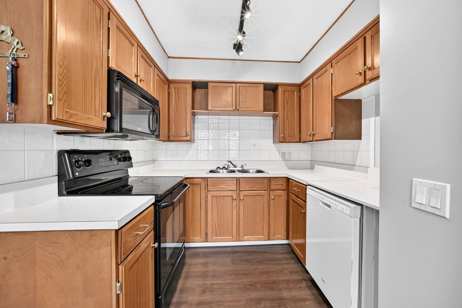 7964 Huntington Road NE — photo 3