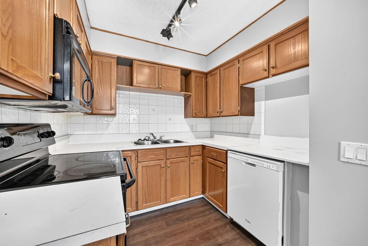 7964 Huntington Road NE — photo 4