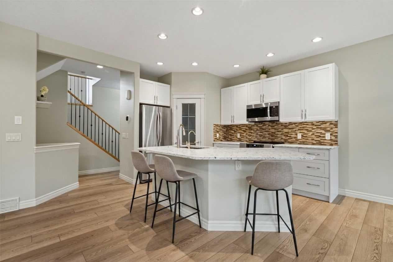 126 Chapman Close SE — photo 4