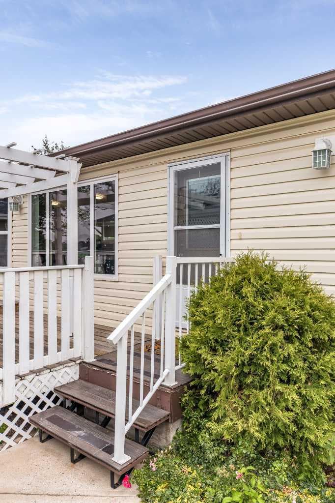 48 Chartwell Place SE — photo 3