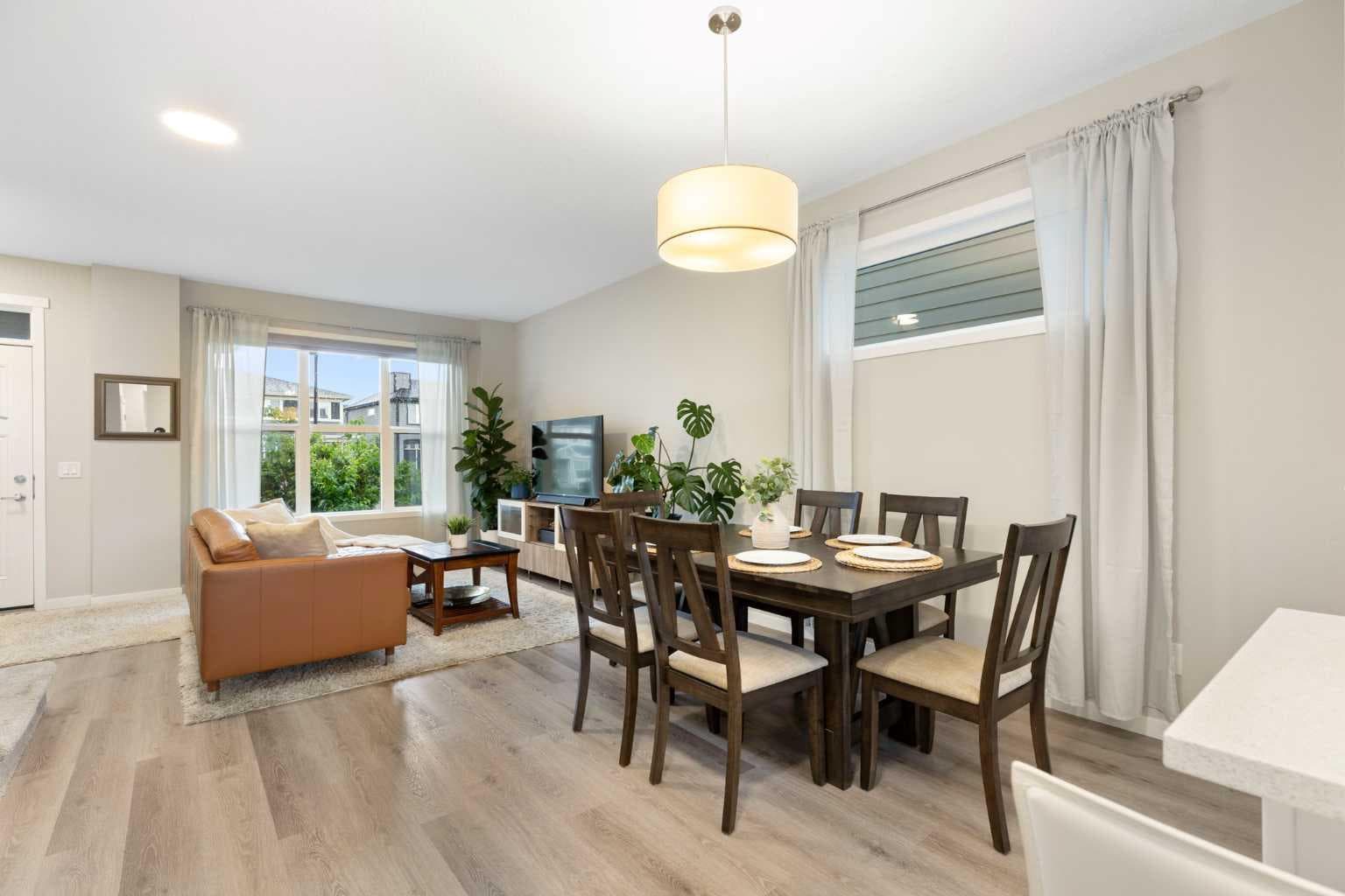 1021 Mahogany Boulevard SE — photo 1