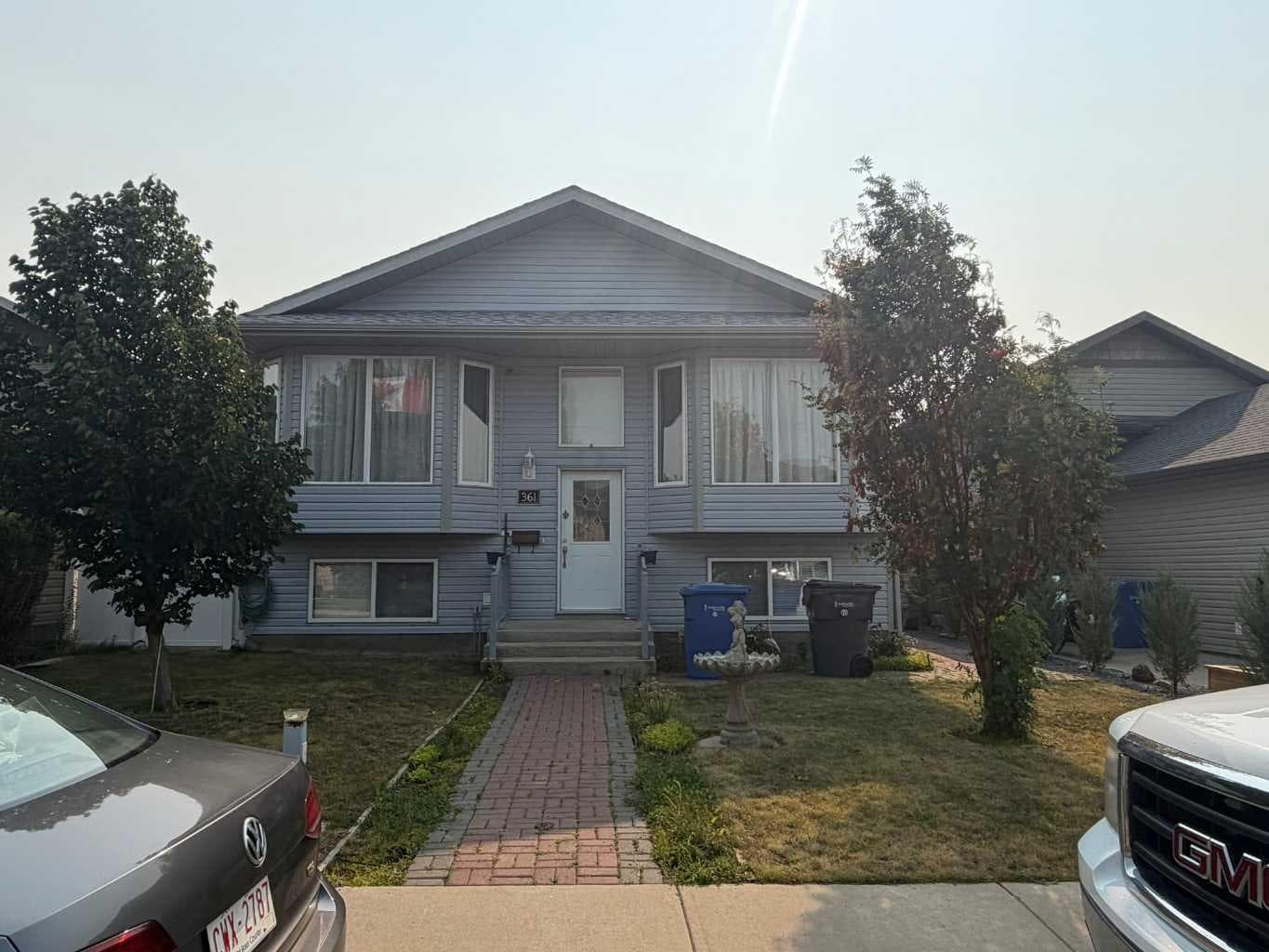 361 Somerset Row SE — photo 1