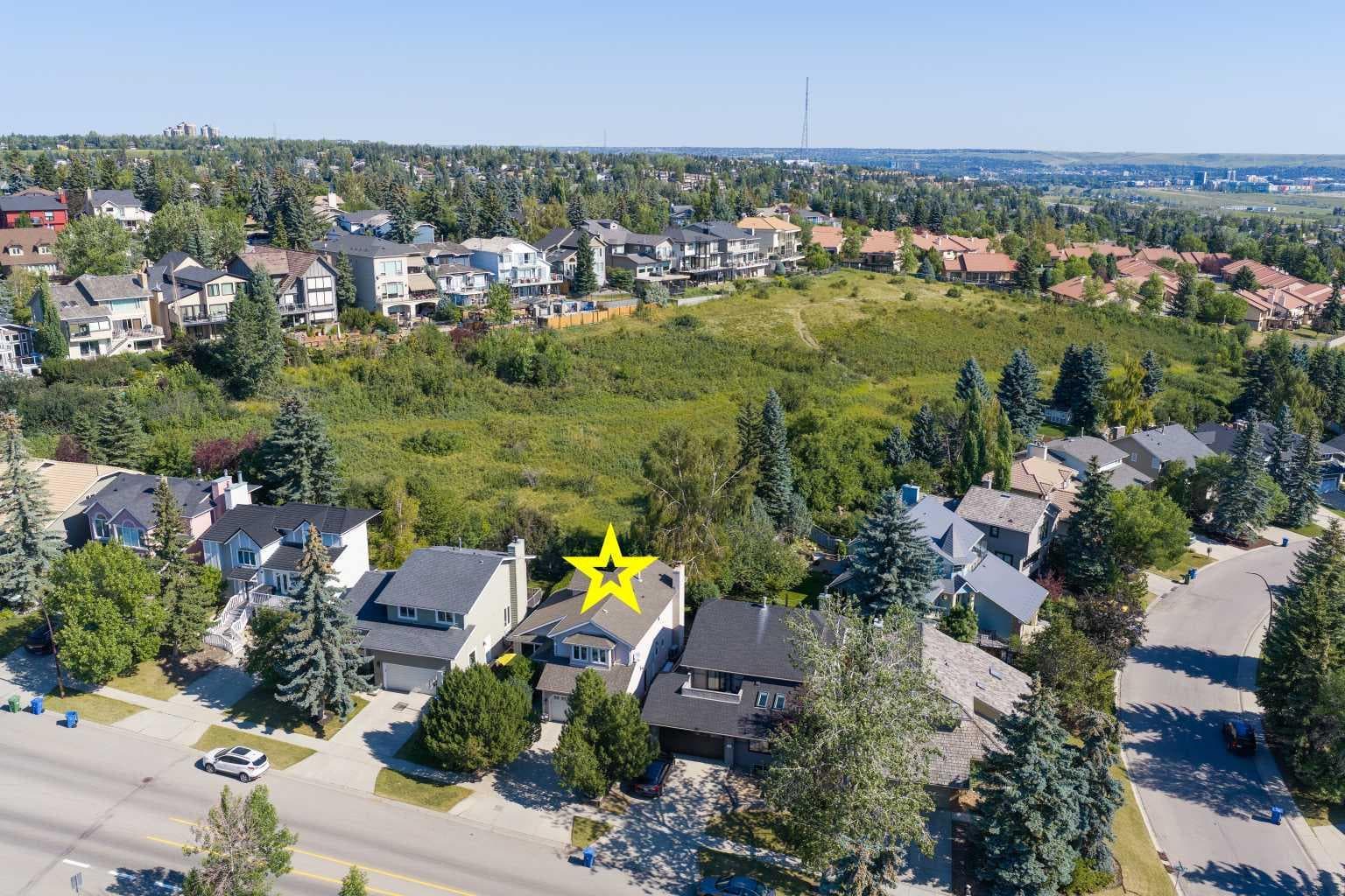 775 STRATHCONA Drive SW — photo 2