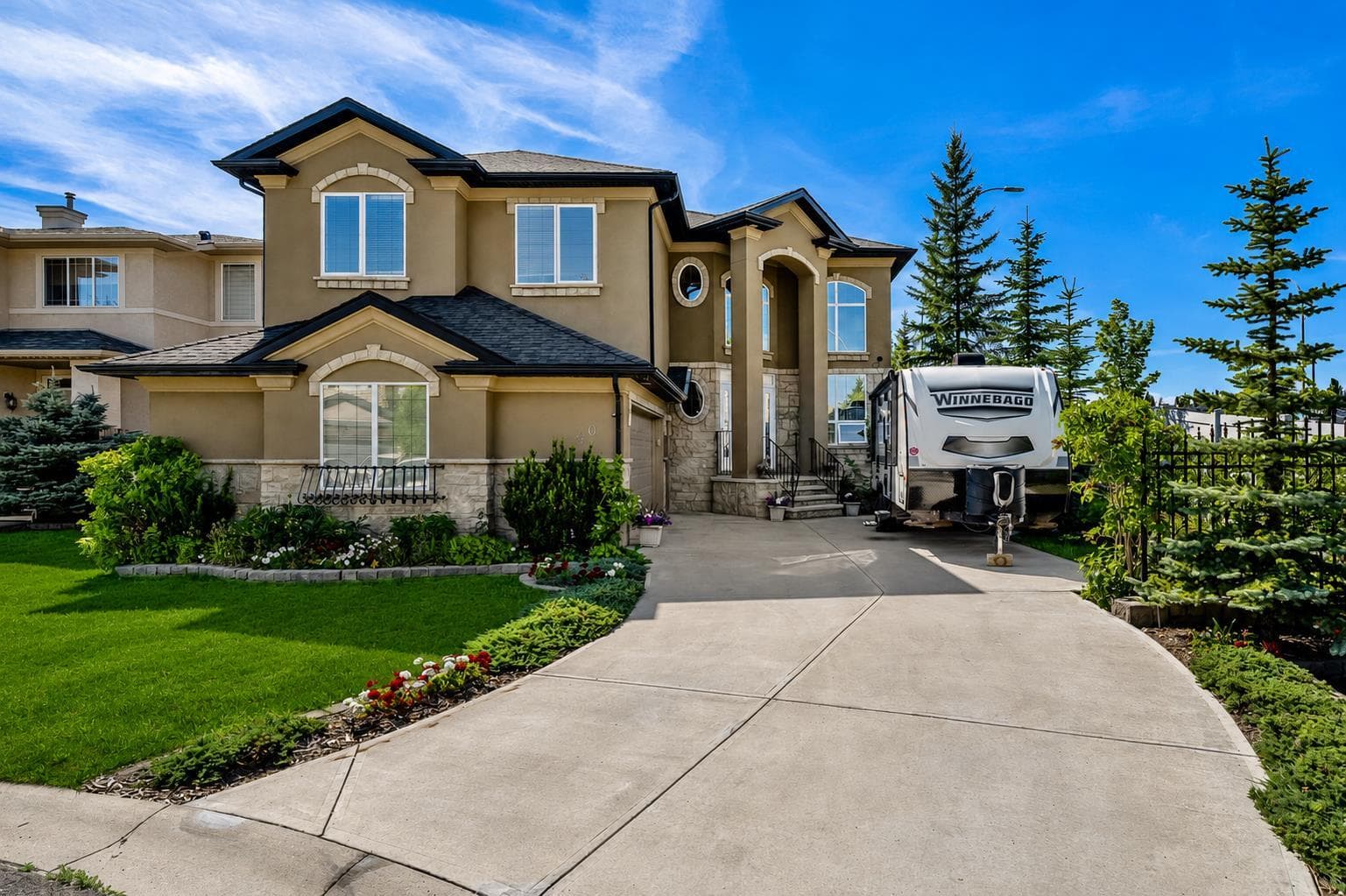 Detached in Signal Hill