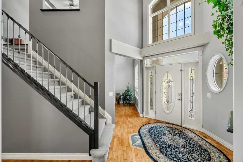 40 Sienna Park Crescent SW — photo 2