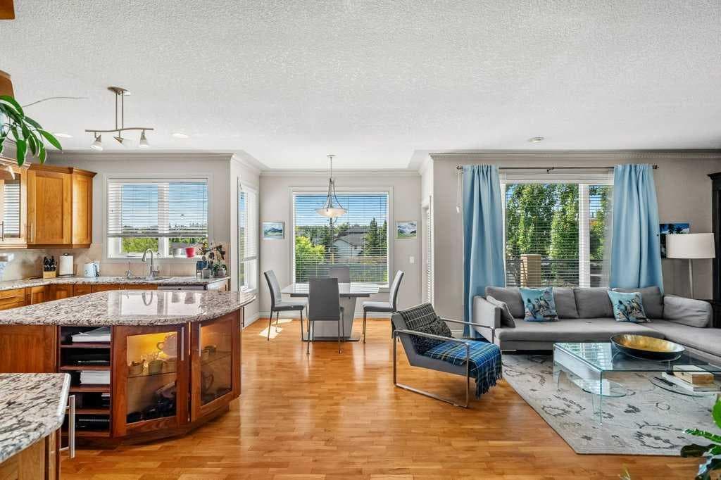 40 Sienna Park Crescent SW — photo 3