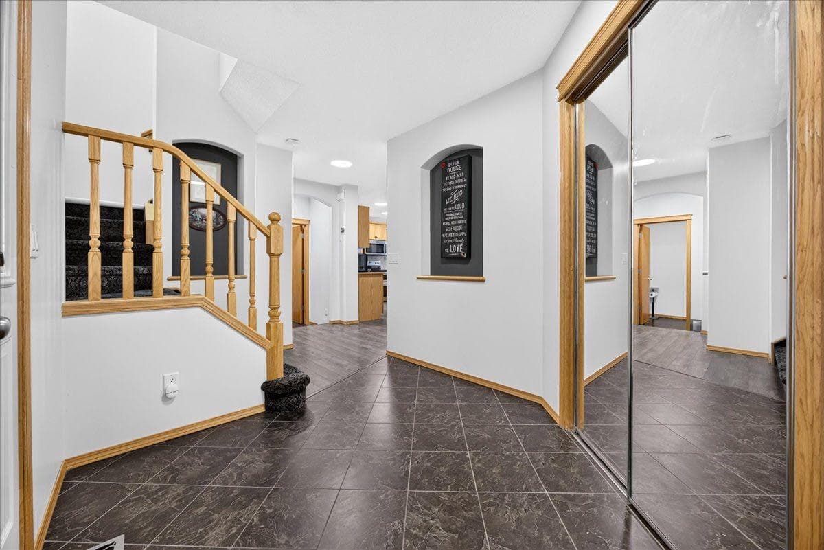 2745 Coopers Manor SW — photo 5