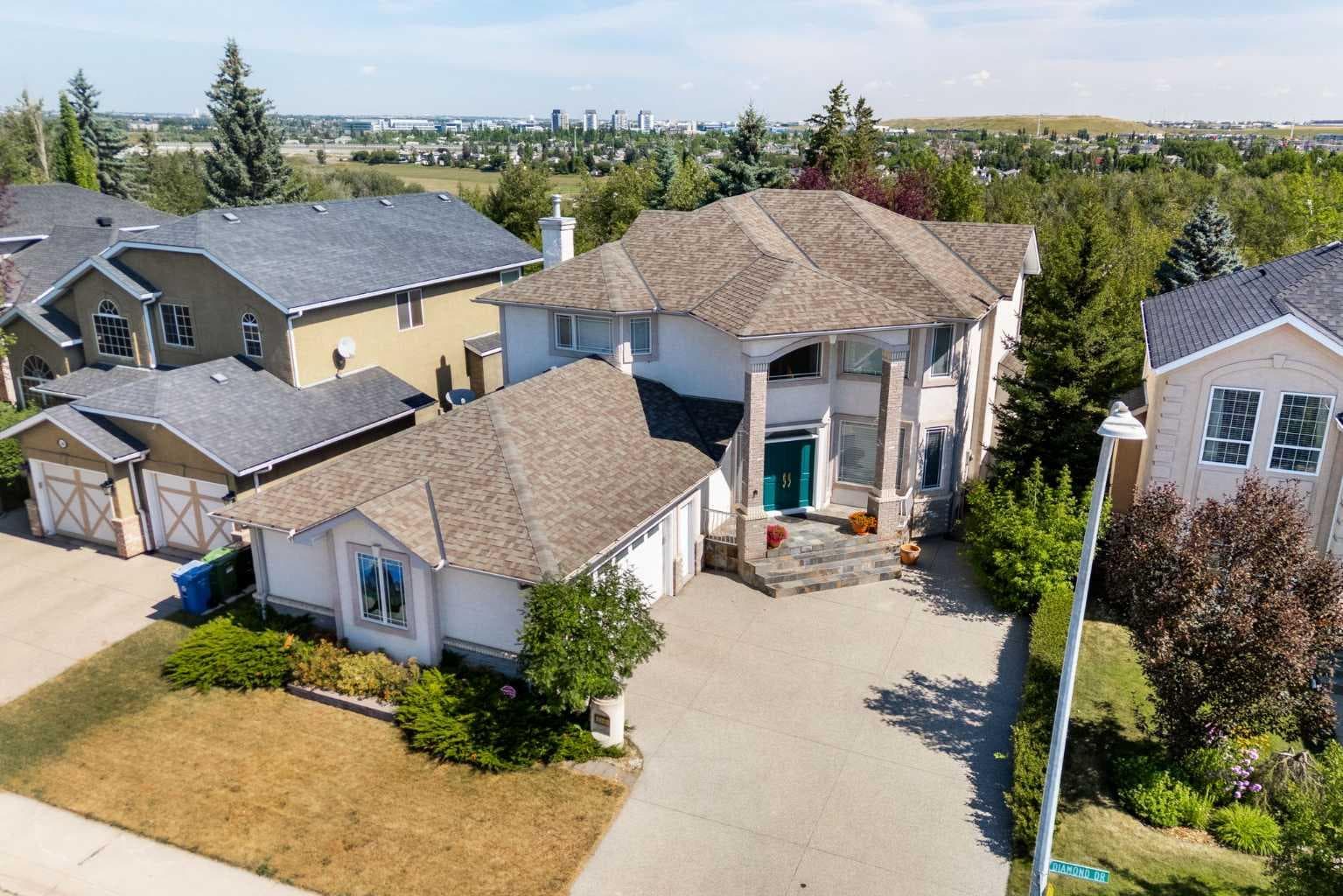 250 Diamond Drive SE — photo 1