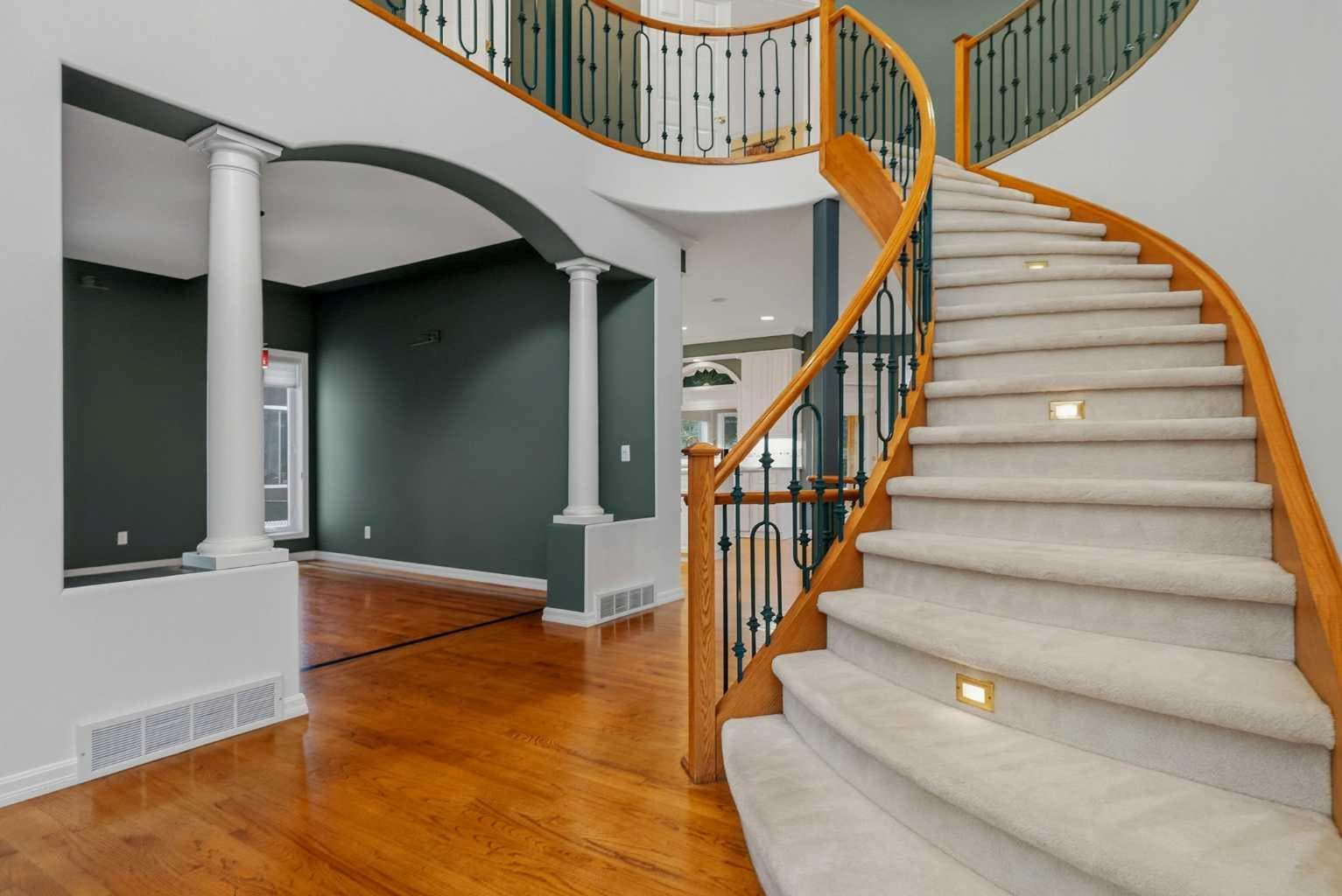 250 Diamond Drive SE — photo 3