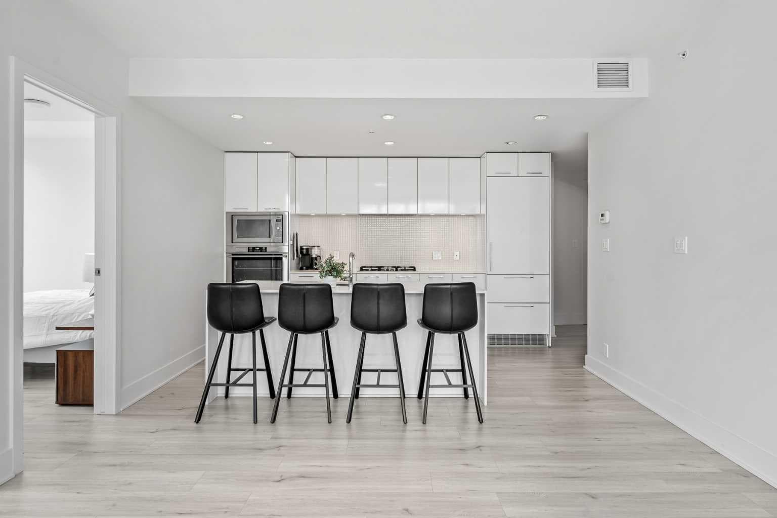 2206, 901 10 Avenue SW — photo 3