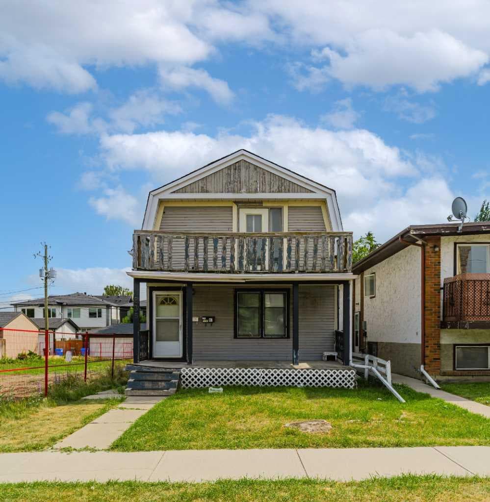 235 20 Avenue NE — photo 1