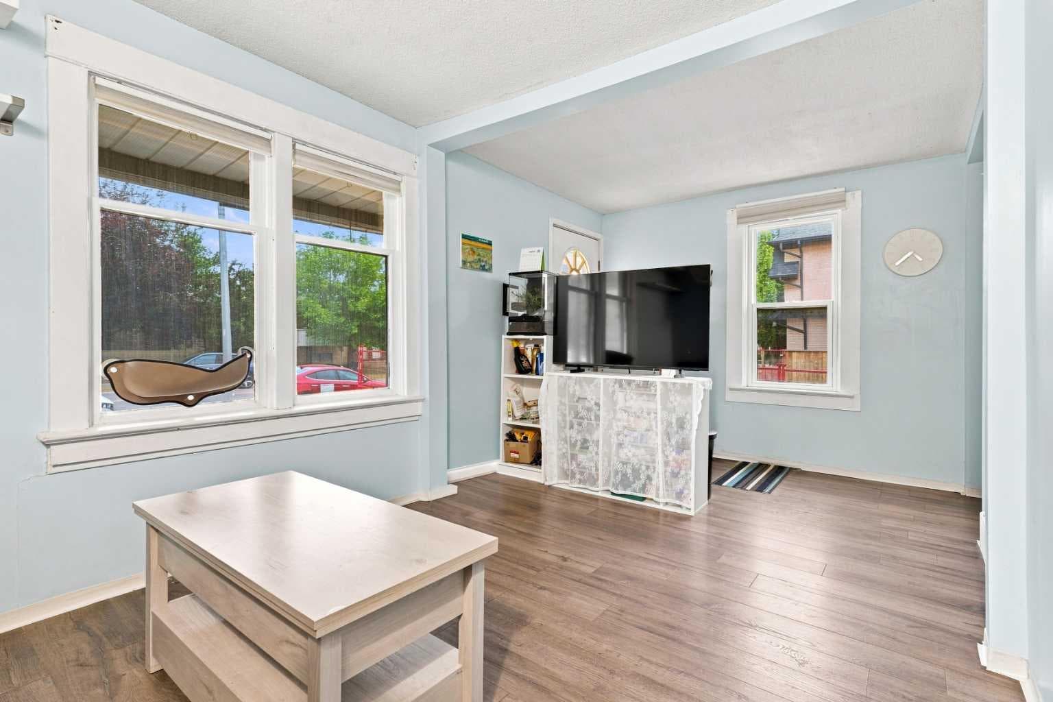 235 20 Avenue NE — photo 5