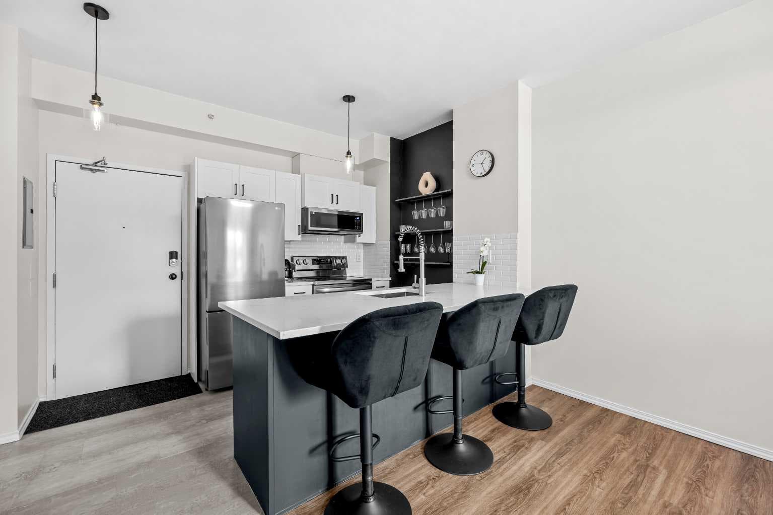 2213, 73 Erin Woods Court — photo 4