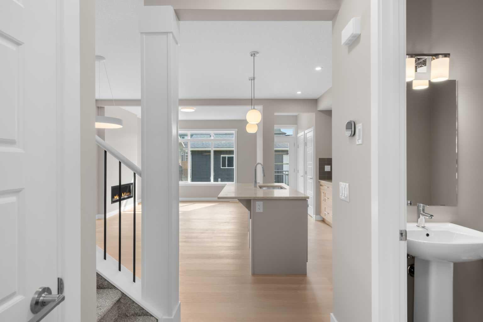 408 Sora Boulevard SE — photo 2