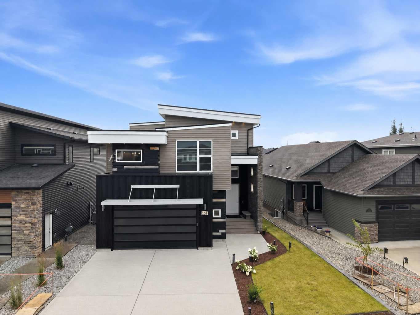 102 Longmire Close — photo 1