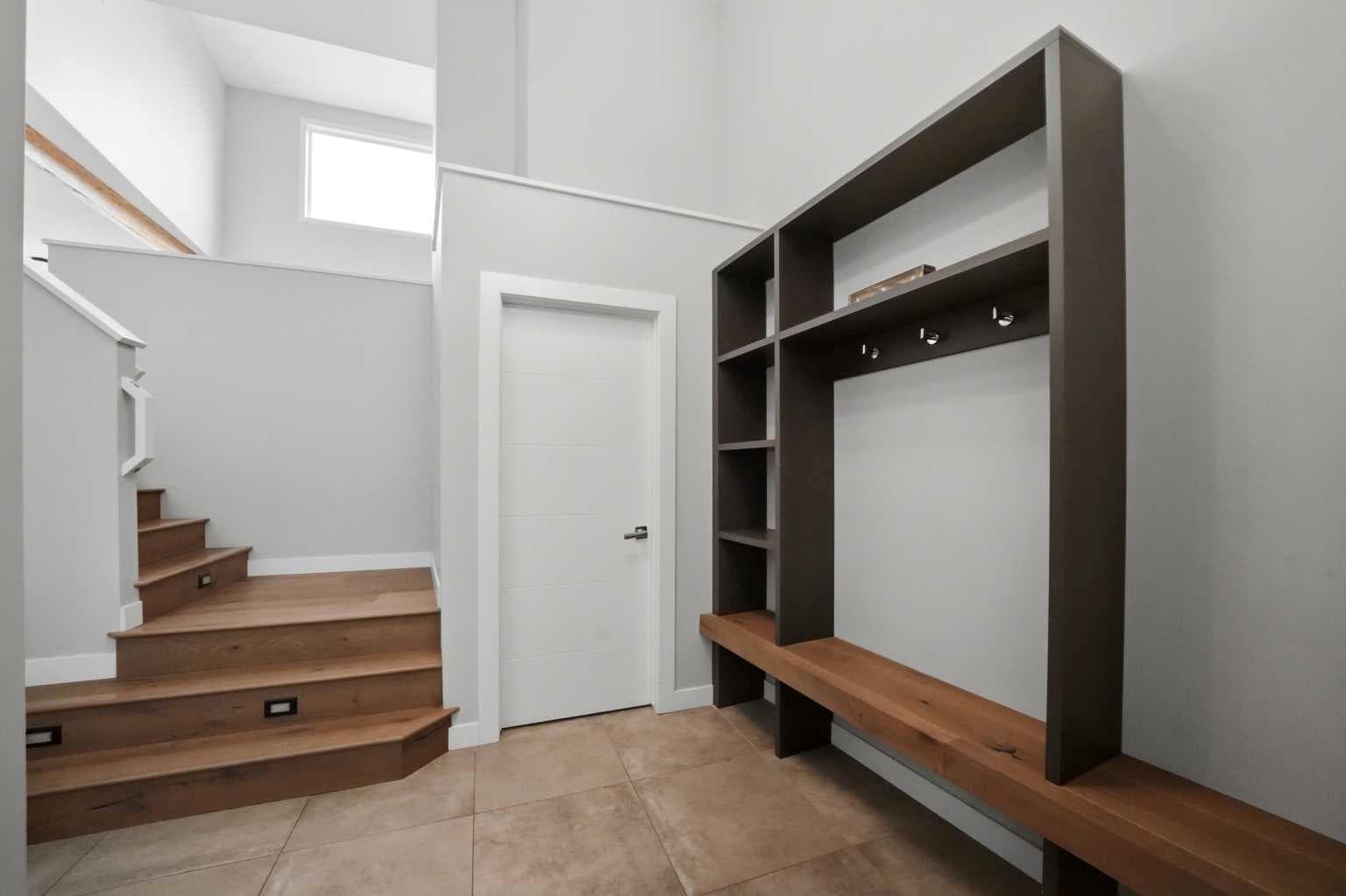 102 Longmire Close — photo 3
