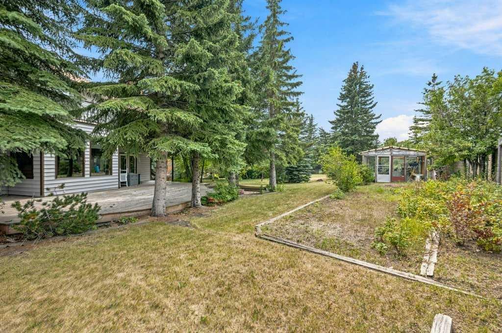 119 Strathbury Bay SW — photo 2