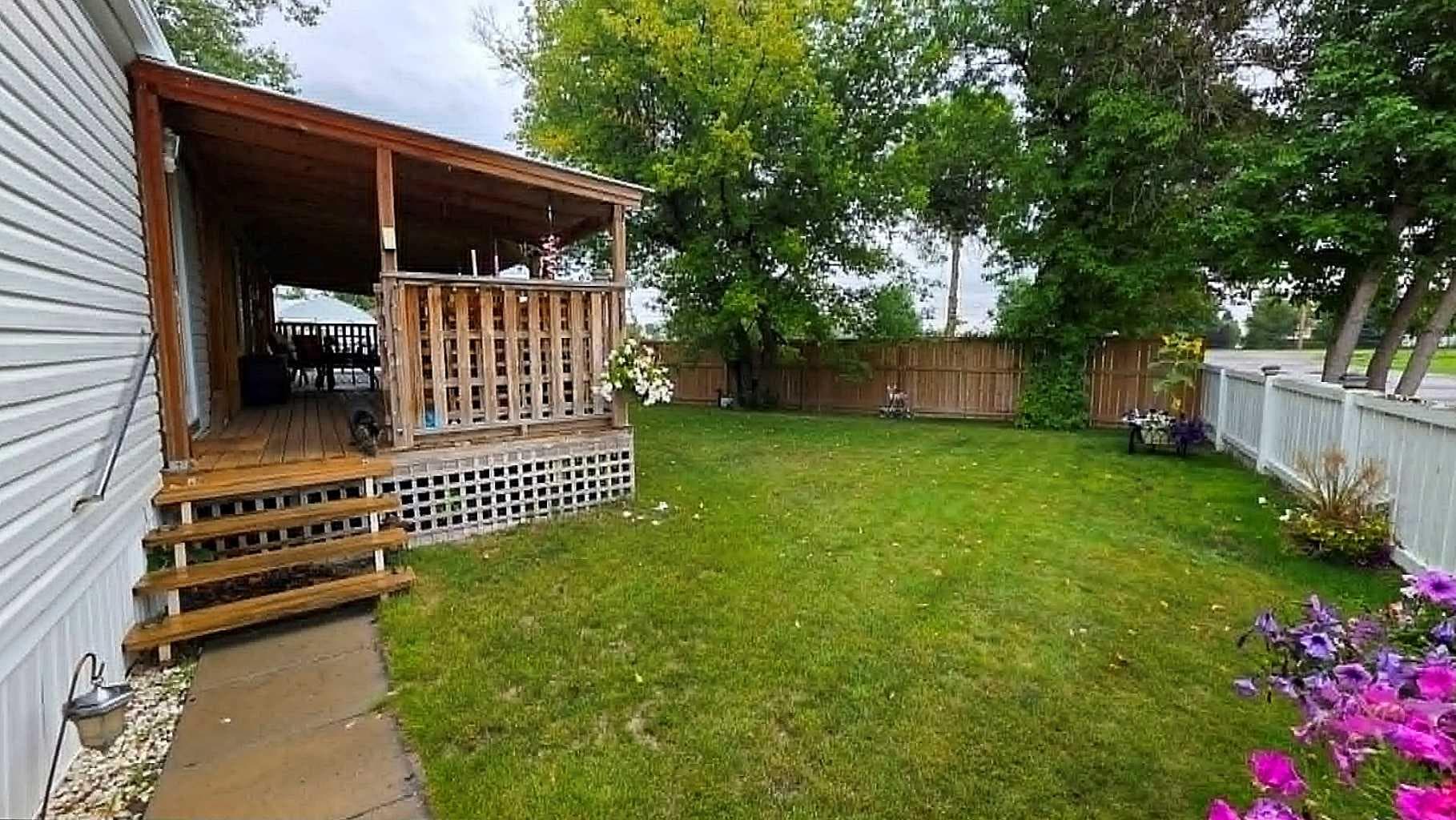 49, 4000 13 Avenue SE — photo 2