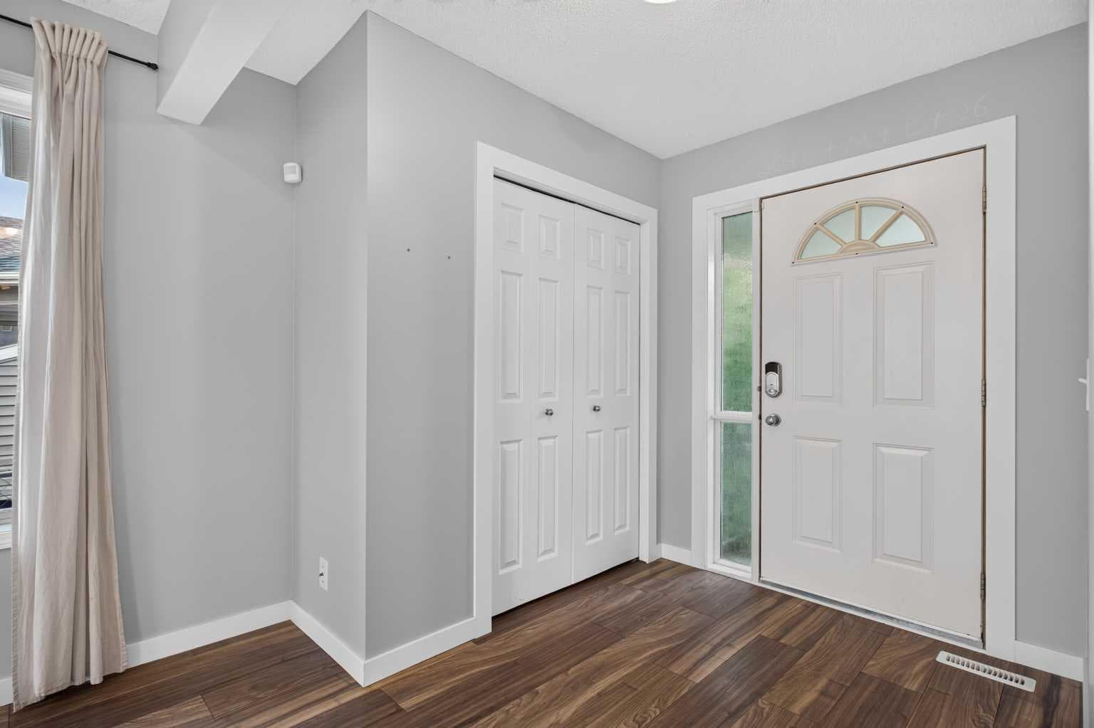 56 Silver Creek Boulevard — photo 3