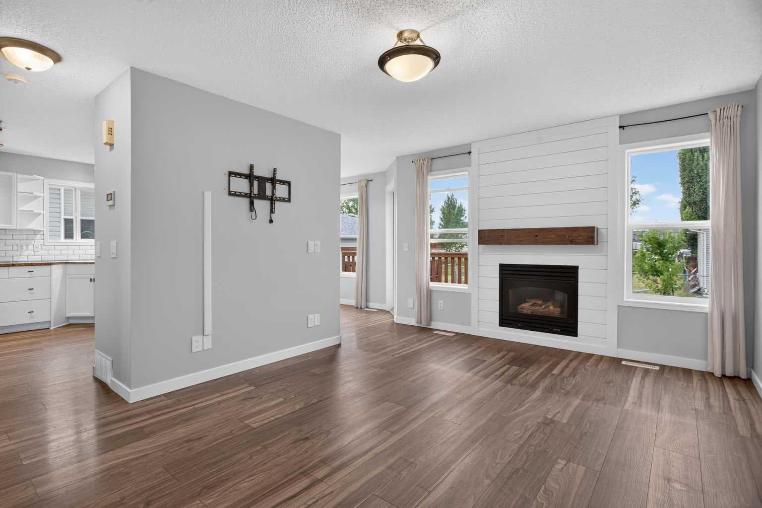 56 Silver Creek Boulevard — photo 4